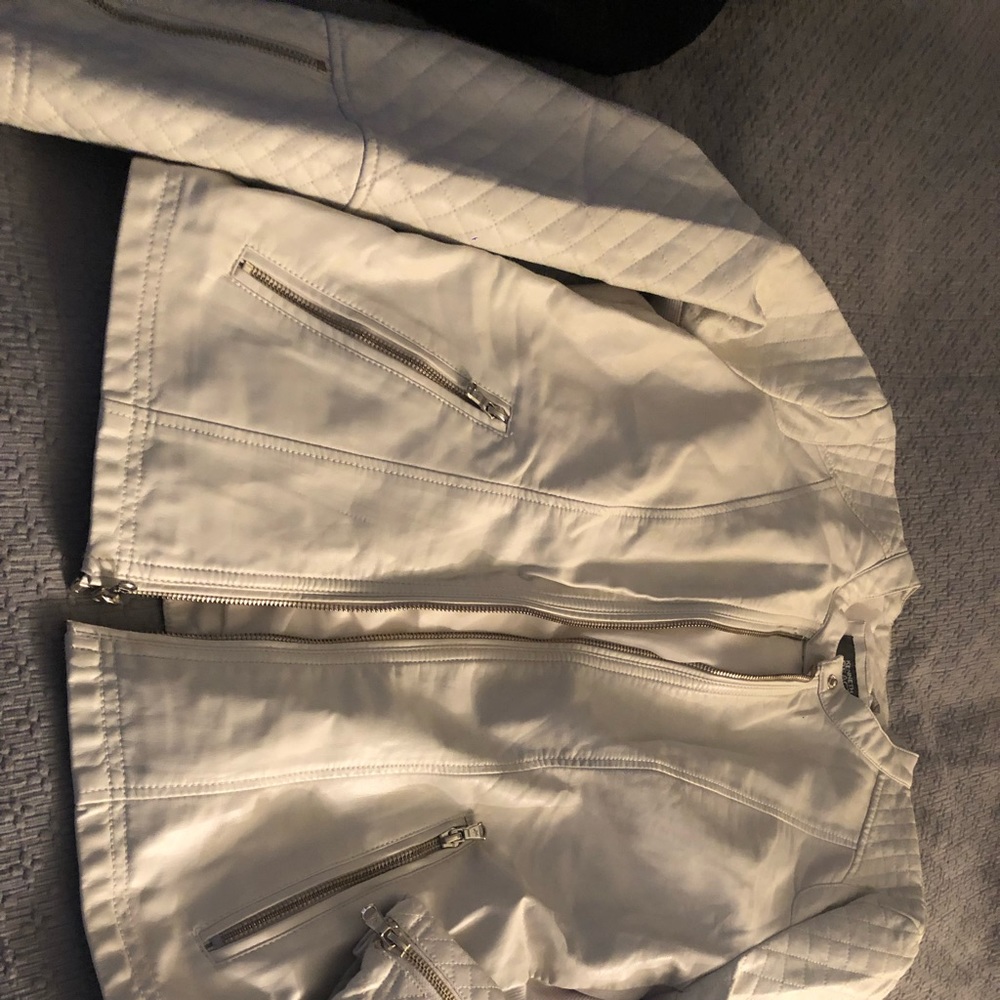 Jacket - Picture 3 of 4